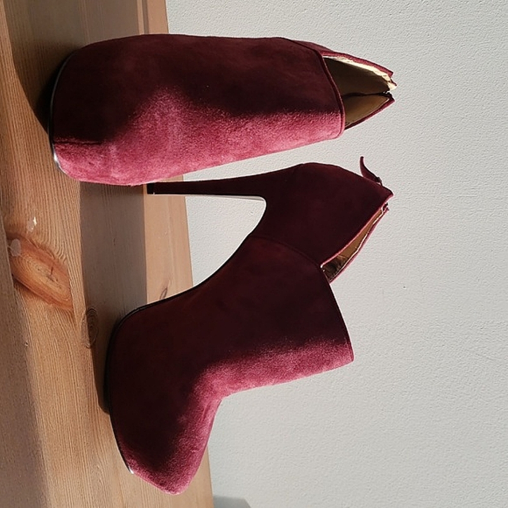 Nine West Glam Booties Belanie Red Suede 7